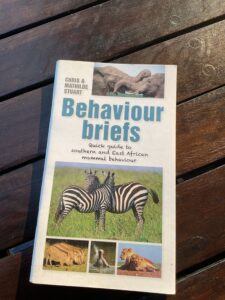 Behaviour briefsというタイトルの本。